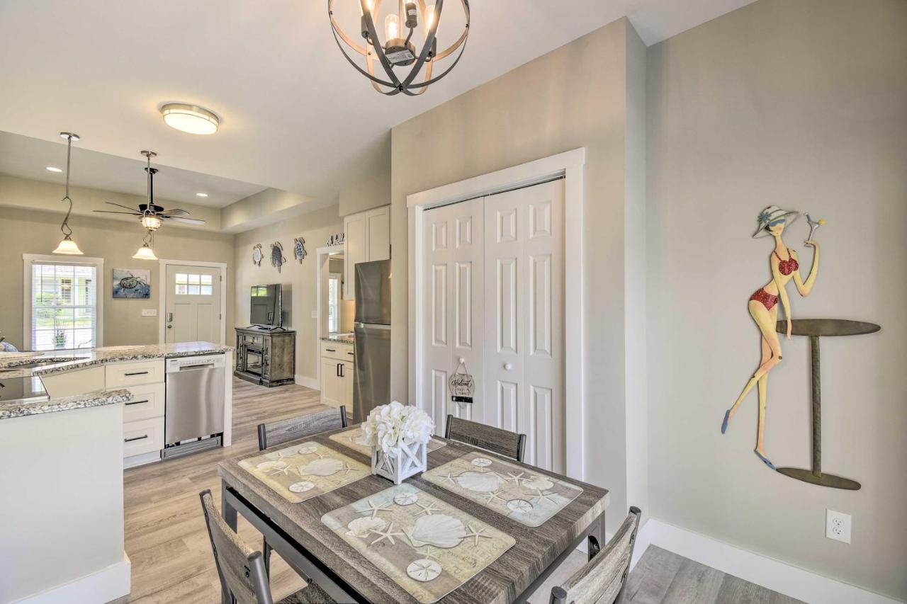 Ocean Isle Beach Home With Shared Lanai And Grill Exterior photo